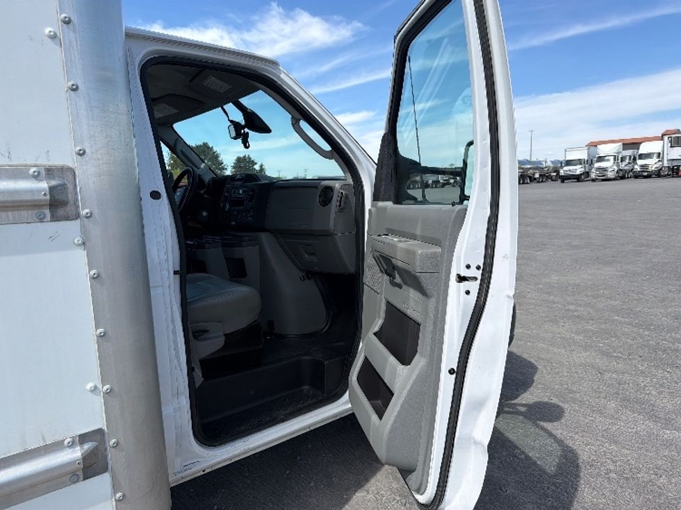 Light Duty Box Truck-Light and Medium Duty Trucks-Ford-2023-E350-Jerome-ID-82,218\n\t\tmiles-$ 36,250 - Image 19