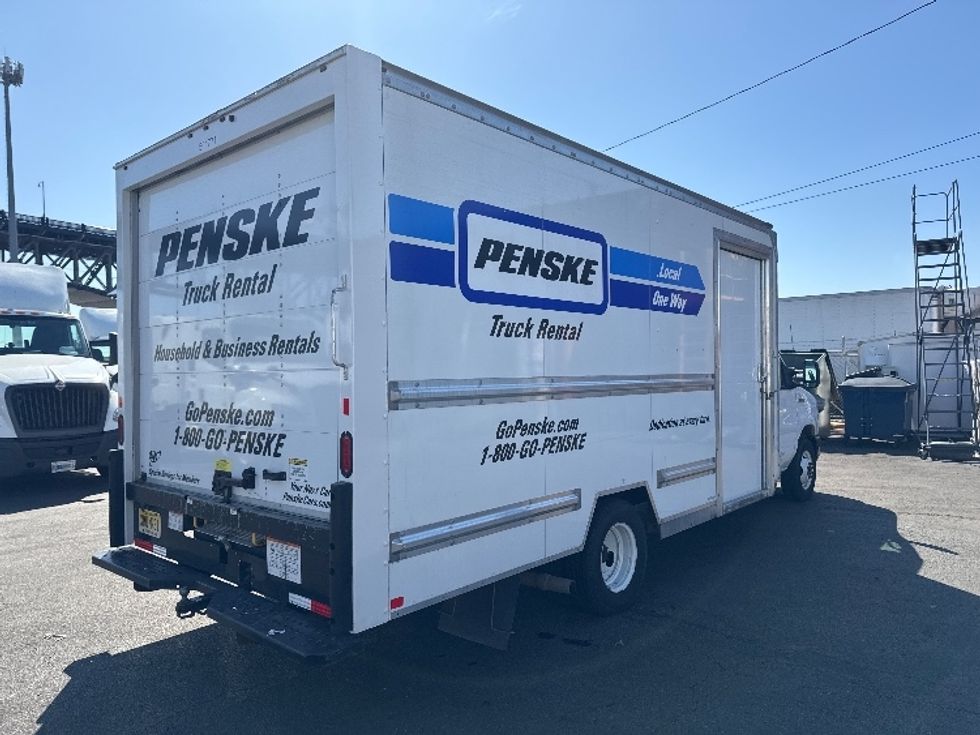 Light Duty Box Truck-Light and Medium Duty Trucks-Ford-2023-E350-Kearny-NJ-35,807\n\t\tmiles-$ 43,250 - Image 13