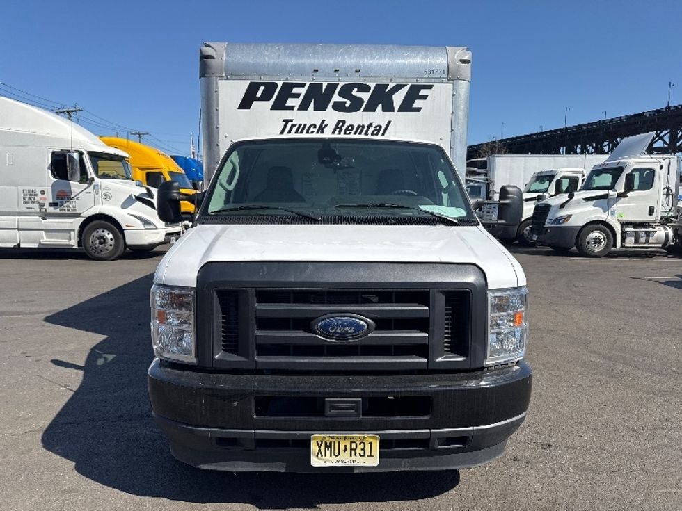 Light Duty Box Truck-Light and Medium Duty Trucks-Ford-2023-E350-Kearny-NJ-35,807\n\t\tmiles-$ 43,250 - Image 2