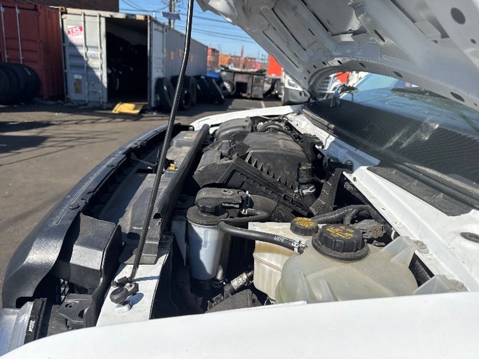 Light Duty Box Truck-Light and Medium Duty Trucks-Ford-2023-E350-Kearny-NJ-35,807\n\t\tmiles-$ 43,250 - Image 23