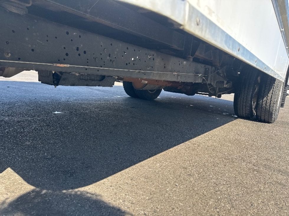 Light Duty Box Truck-Light and Medium Duty Trucks-Ford-2023-E350-Kearny-NJ-35,807\n\t\tmiles-$ 43,250 - Image 5