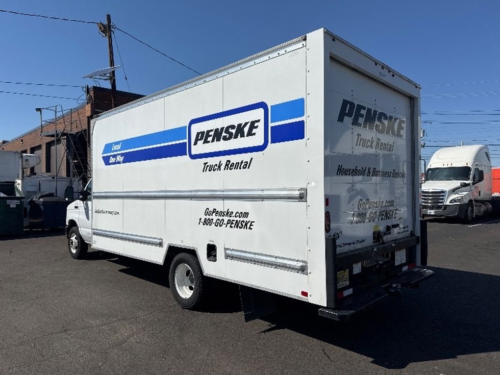 Light Duty Box Truck-Light and Medium Duty Trucks-Ford-2023-E350-Kearny-NJ-35,807\n\t\tmiles-$ 43,250 - Image 6