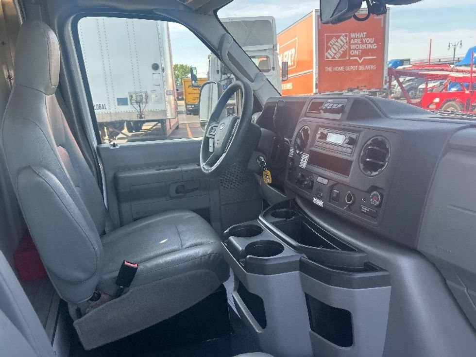 Light Duty Box Truck-Light and Medium Duty Trucks-Ford-2023-E350-La Porte-IN-103,576\n\t\tmiles-$ 30,750 - Image 20