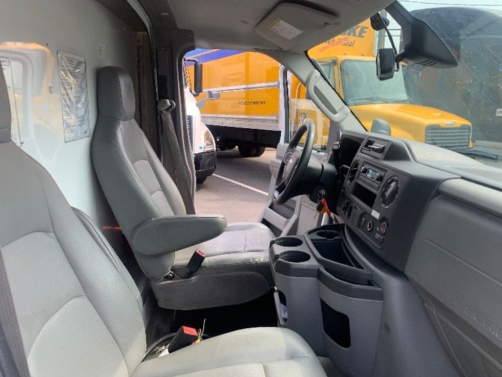 Light Duty Box Truck-Light and Medium Duty Trucks-Ford-2023-E350-Linden-NJ-40,536\n\t\tmiles-$ 42,000 - Image 22