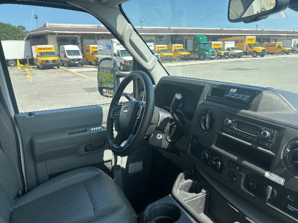 Light Duty Box Truck-Light and Medium Duty Trucks-Ford-2023-E350-Londonderry-NH-98,335\n\t\tmiles-$ 30,500 - Image 20