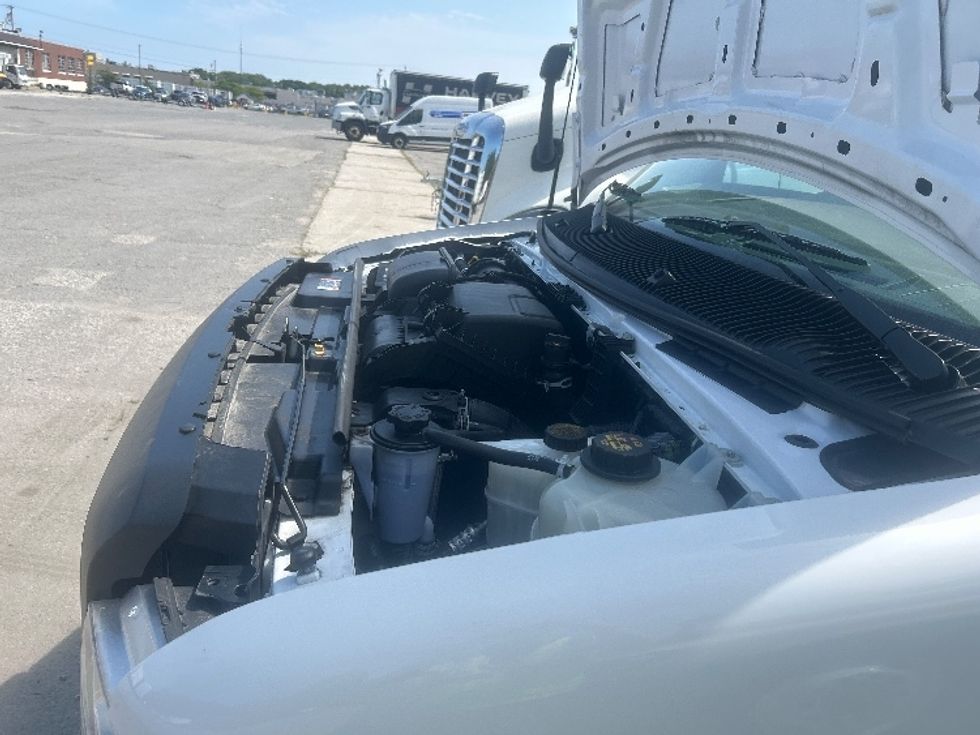 Light Duty Box Truck-Light and Medium Duty Trucks-Ford-2023-E350-Londonderry-NH-98,335\n\t\tmiles-$ 30,500 - Image 22