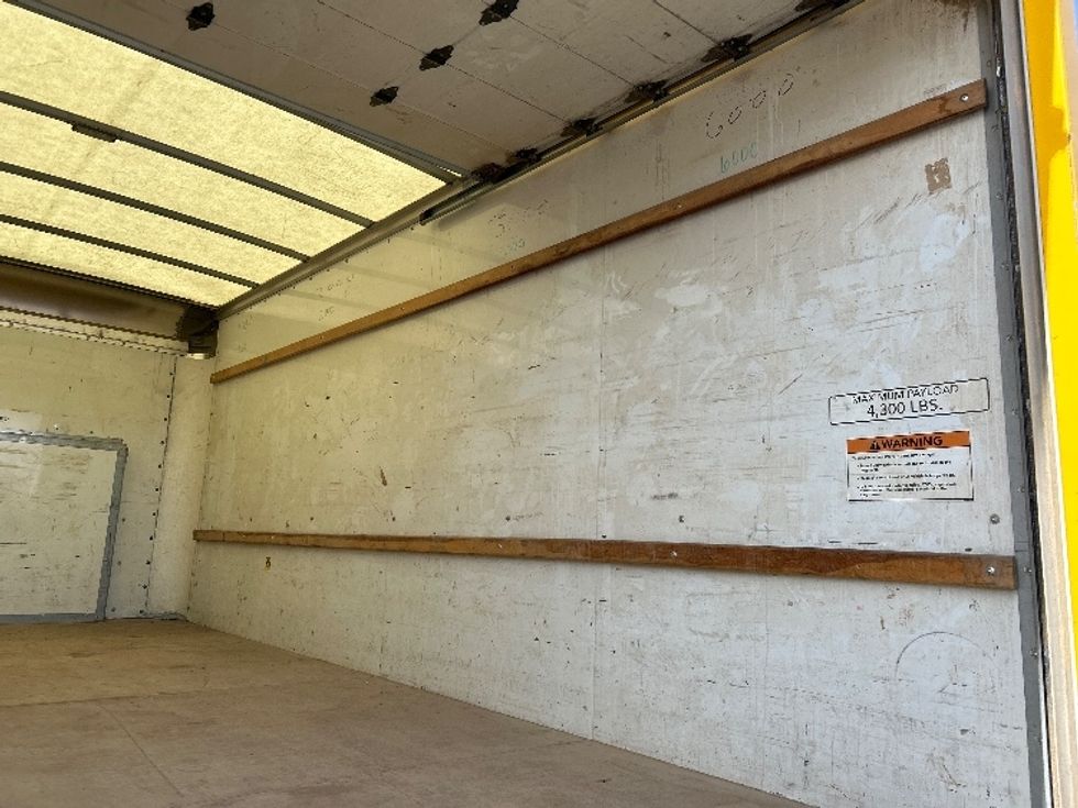 Light Duty Box Truck-Light and Medium Duty Trucks-Ford-2023-E350-Lowell-AR-84,609\n\t\tmiles-$ 15,000 - Image 10