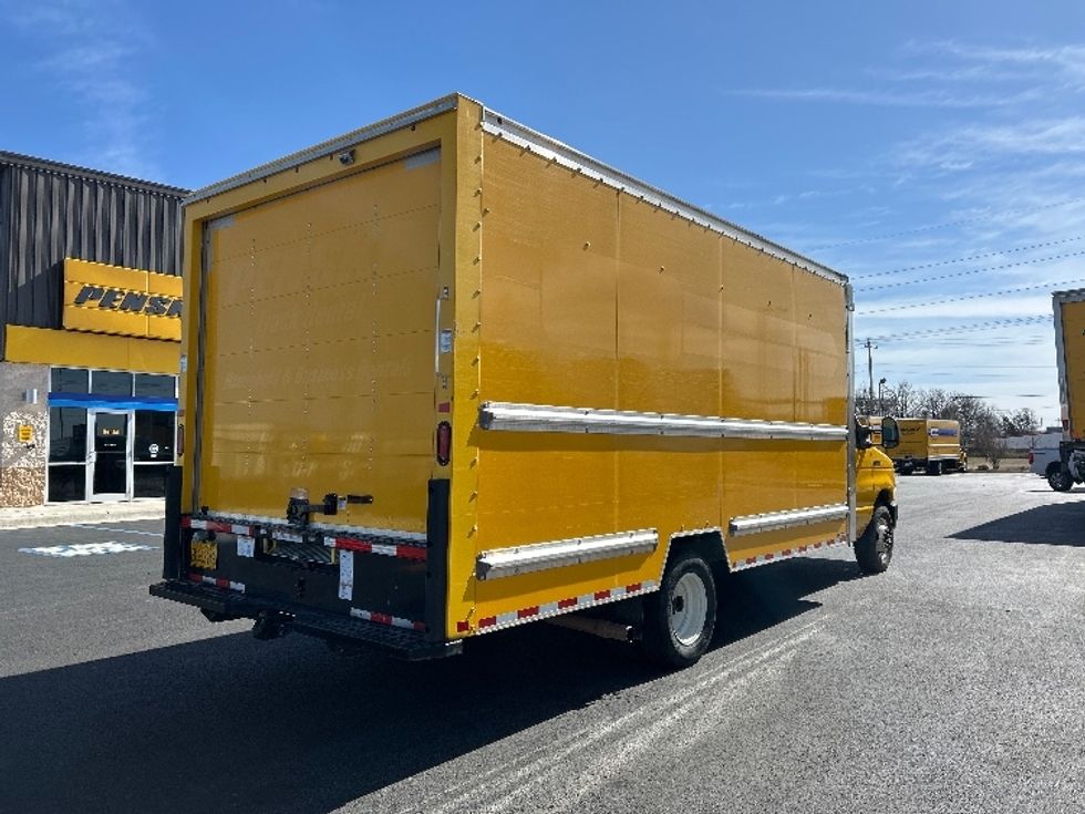Light Duty Box Truck-Light and Medium Duty Trucks-Ford-2023-E350-Lowell-AR-84,609\n\t\tmiles-$ 15,000 - Image 11