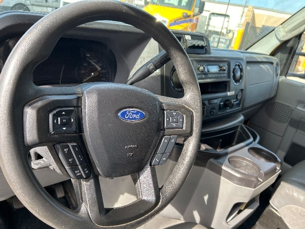 Light Duty Box Truck-Light and Medium Duty Trucks-Ford-2023-E350-Lowell-AR-84,609\n\t\tmiles-$ 15,000 - Image 15