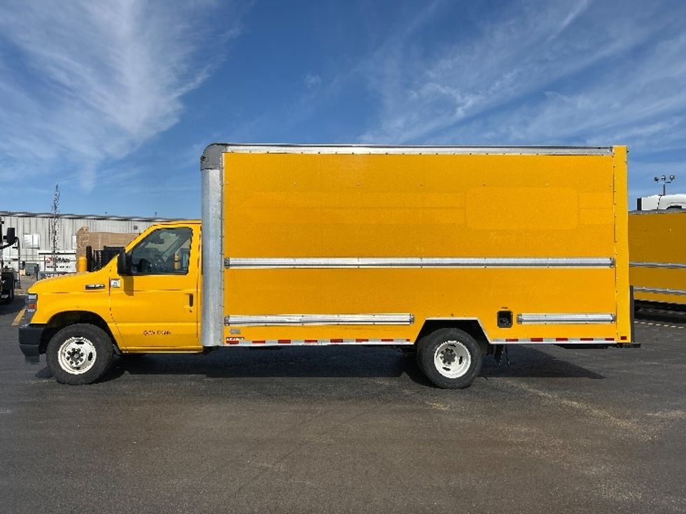 Light Duty Box Truck-Light and Medium Duty Trucks-Ford-2023-E350-Lowell-AR-84,609\n\t\tmiles-$ 15,000 - Image 4