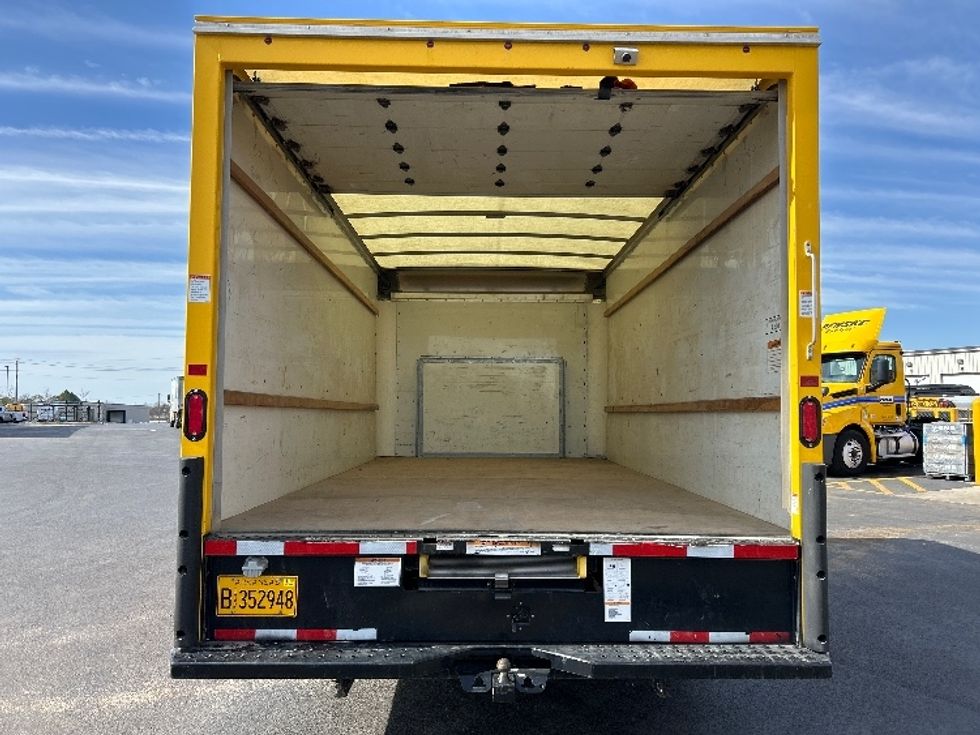 Light Duty Box Truck-Light and Medium Duty Trucks-Ford-2023-E350-Lowell-AR-84,609\n\t\tmiles-$ 15,000 - Image 8