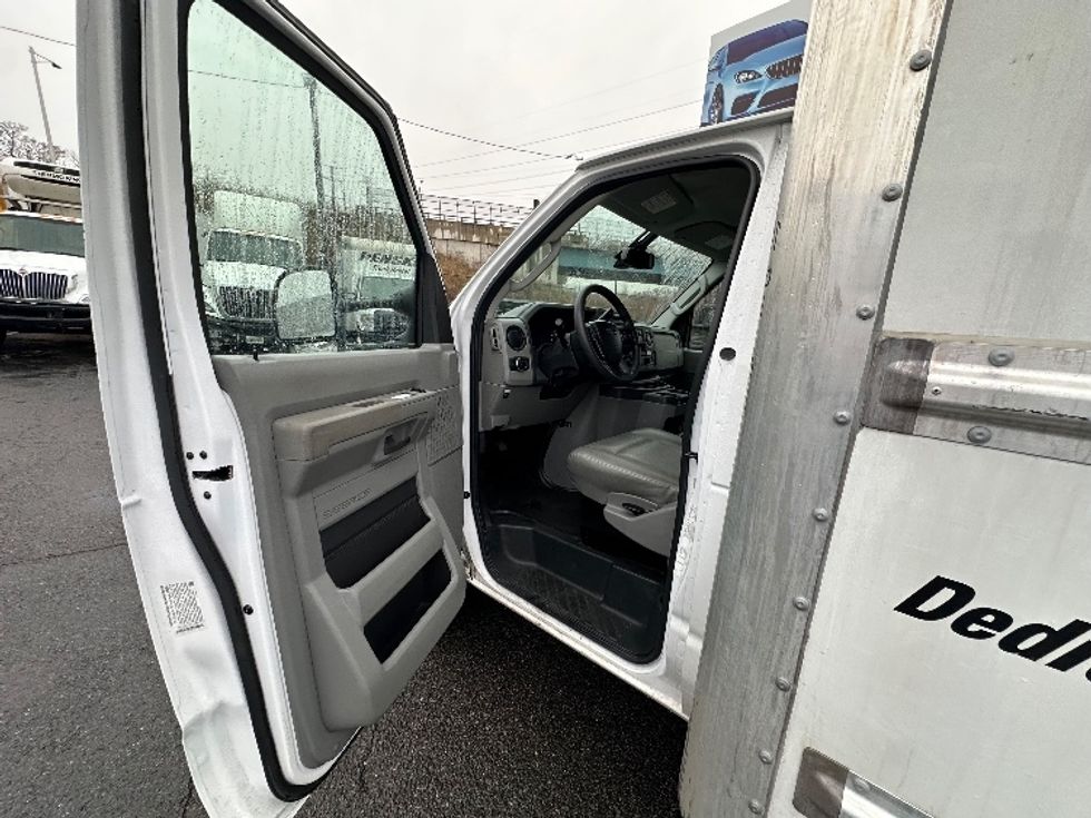 Light Duty Box Truck-Light and Medium Duty Trucks-Ford-2023-E350-North Bergen-NJ-18,365\n\t\tmiles-$ 45,250 - Image 14