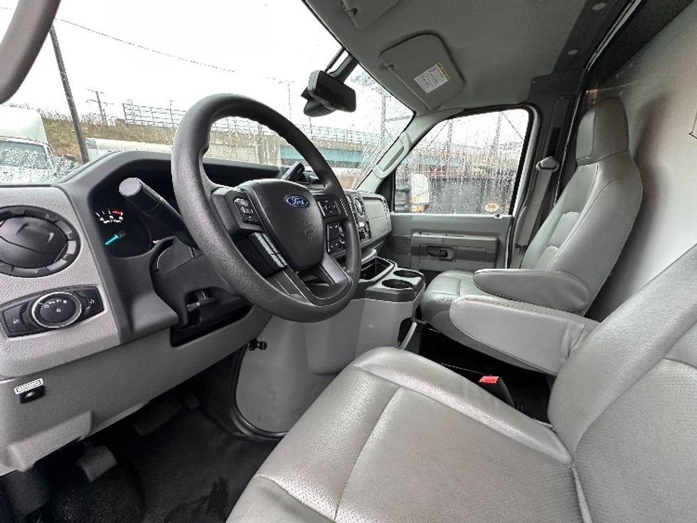 Light Duty Box Truck-Light and Medium Duty Trucks-Ford-2023-E350-North Bergen-NJ-18,365\n\t\tmiles-$ 45,250 - Image 15