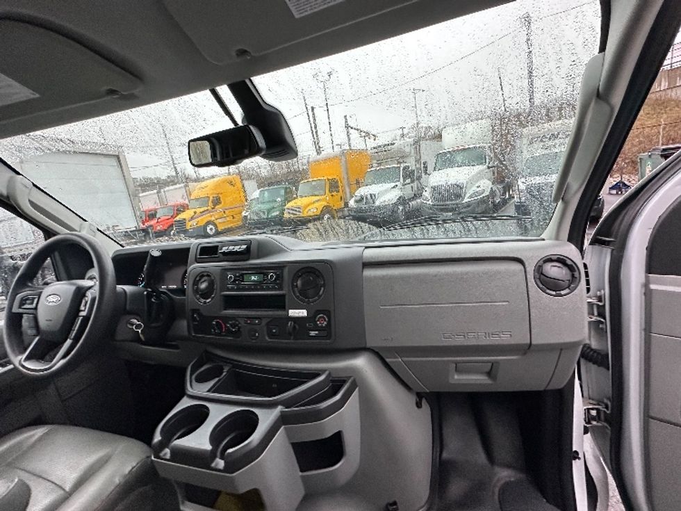 Light Duty Box Truck-Light and Medium Duty Trucks-Ford-2023-E350-North Bergen-NJ-18,365\n\t\tmiles-$ 45,250 - Image 19