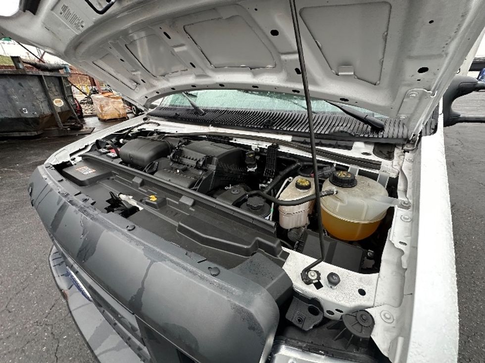 Light Duty Box Truck-Light and Medium Duty Trucks-Ford-2023-E350-North Bergen-NJ-18,365\n\t\tmiles-$ 45,250 - Image 22