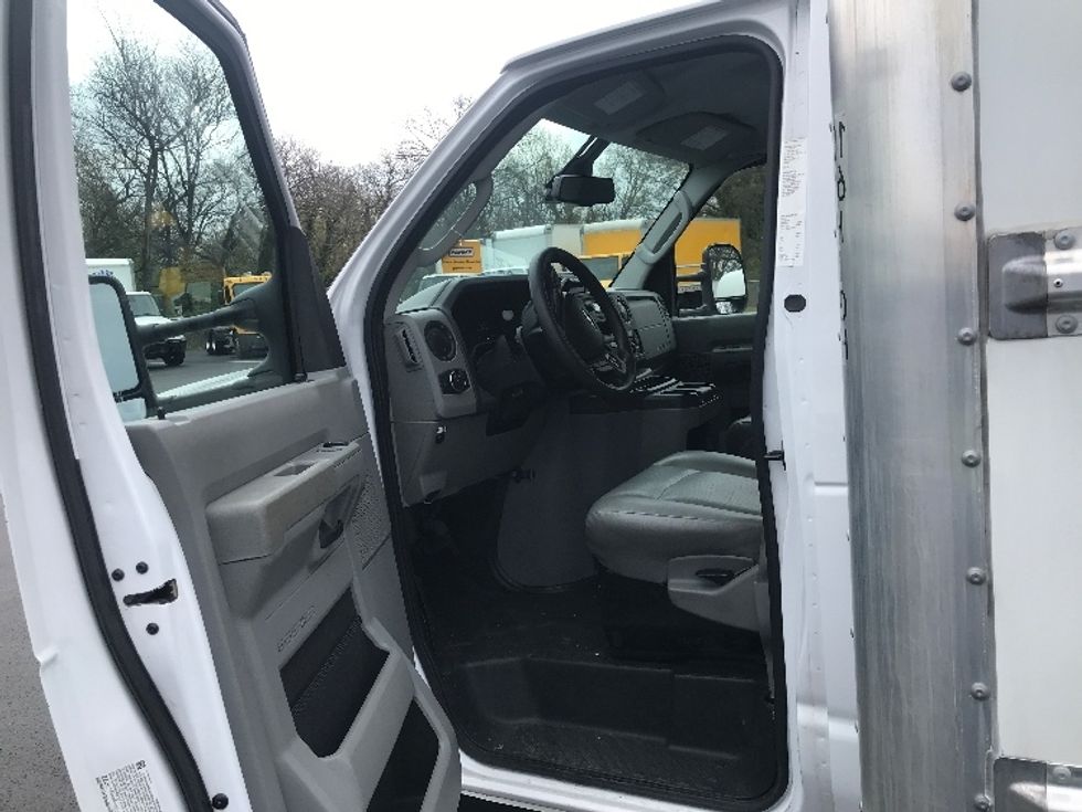 Light Duty Box Truck-Light and Medium Duty Trucks-Ford-2023-E350-Pennsauken-NJ-26,502\n\t\tmiles-$ 44,500 - Image 16