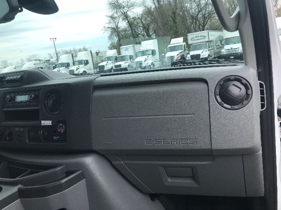 Light Duty Box Truck-Light and Medium Duty Trucks-Ford-2023-E350-Pennsauken-NJ-26,502\n\t\tmiles-$ 44,500 - Image 21