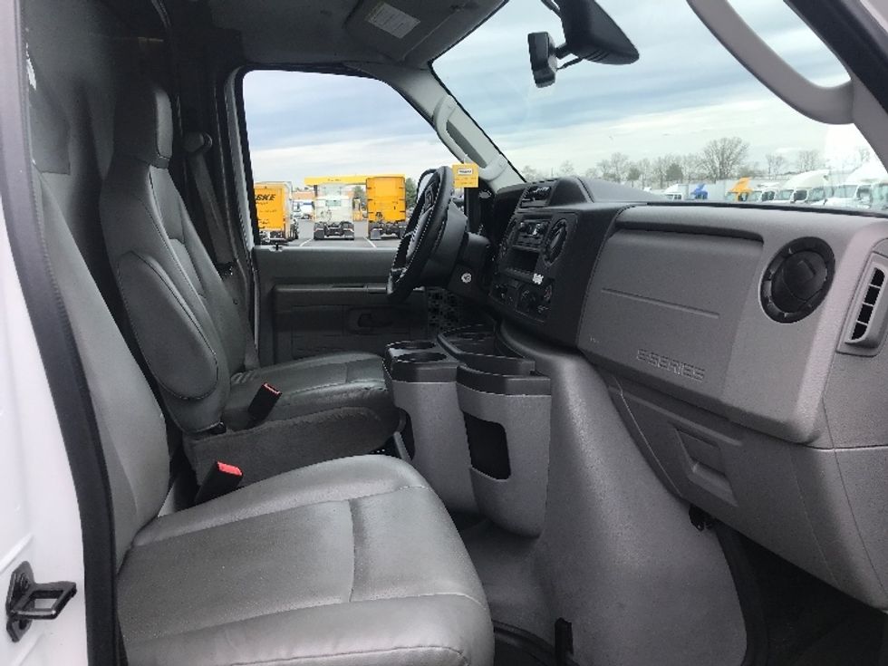 Light Duty Box Truck-Light and Medium Duty Trucks-Ford-2023-E350-Pennsauken-NJ-26,502\n\t\tmiles-$ 44,500 - Image 22