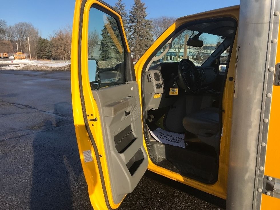 Light Duty Box Truck-Light and Medium Duty Trucks-Ford-2023-E350-Pewaukee-WI-121,419\n\t\tmiles-$ 25,750 - Image 16