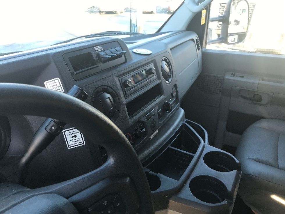 Light Duty Box Truck-Light and Medium Duty Trucks-Ford-2023-E350-Pewaukee-WI-121,419\n\t\tmiles-$ 25,750 - Image 17