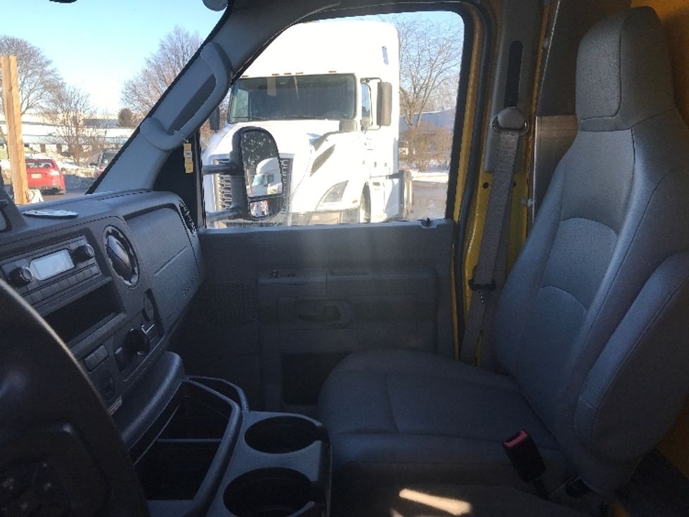 Light Duty Box Truck-Light and Medium Duty Trucks-Ford-2023-E350-Pewaukee-WI-121,419\n\t\tmiles-$ 25,750 - Image 18