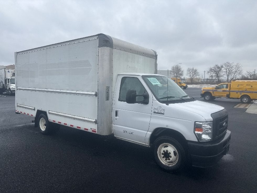 Light Duty Box Truck-Light and Medium Duty Trucks-Ford-2023-E350-Philadelphia-PA-94,154\n\t\tmiles-$ 32,000 - Image 1