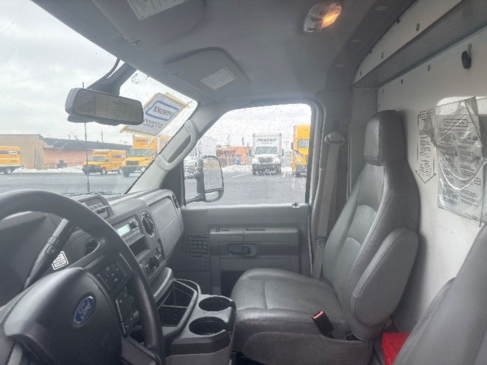 Light Duty Box Truck-Light and Medium Duty Trucks-Ford-2023-E350-Philadelphia-PA-94,154\n\t\tmiles-$ 32,000 - Image 19
