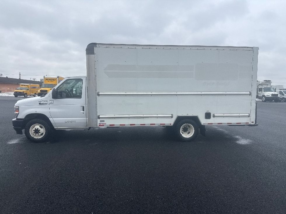 Light Duty Box Truck-Light and Medium Duty Trucks-Ford-2023-E350-Philadelphia-PA-94,154\n\t\tmiles-$ 32,000 - Image 4