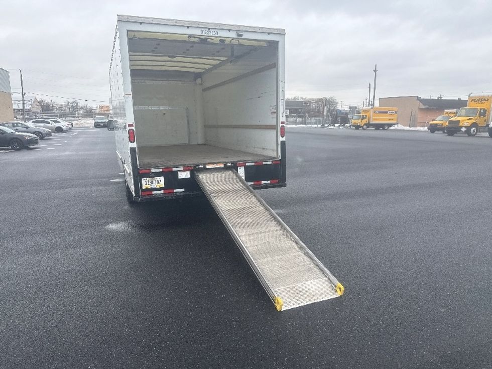 Light Duty Box Truck-Light and Medium Duty Trucks-Ford-2023-E350-Philadelphia-PA-94,154\n\t\tmiles-$ 32,000 - Image 9