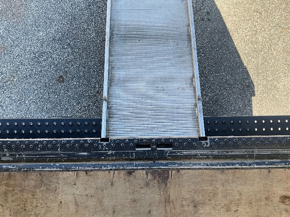 Light Duty Box Truck-Light and Medium Duty Trucks-Ford-2023-E350-Plano-TX-108,572\n\t\tmiles-$ 29,000 - Image 10