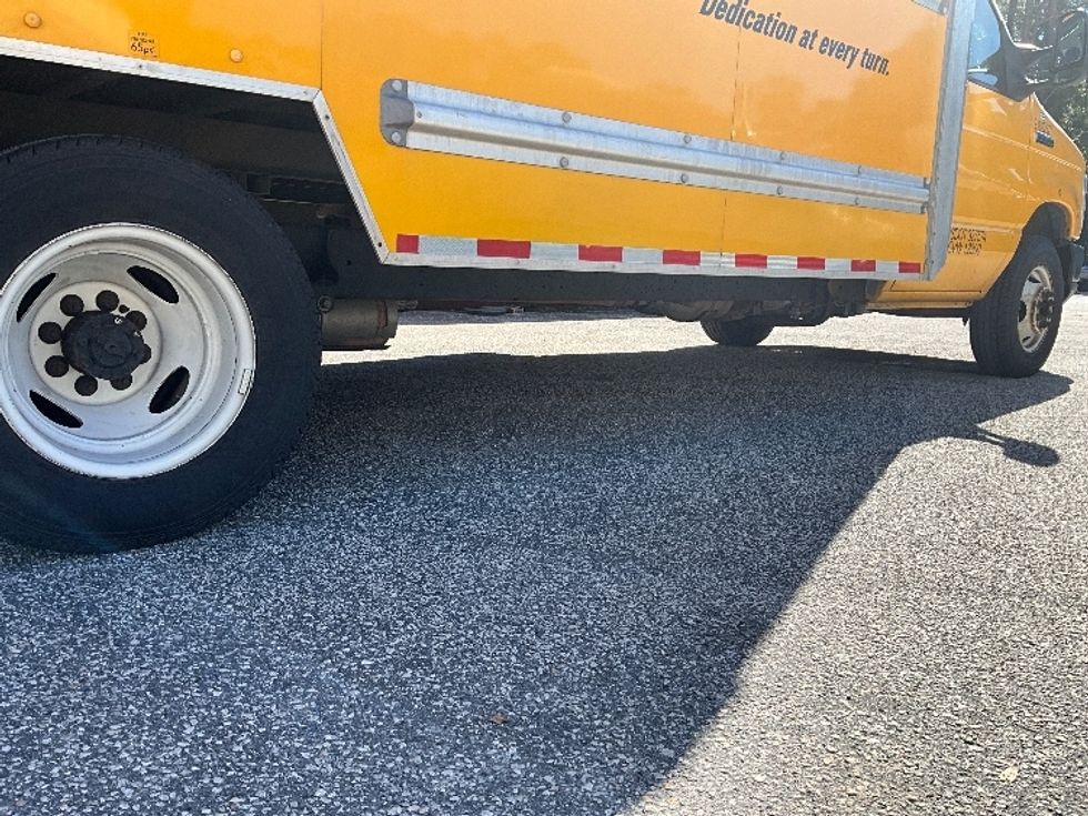 Light Duty Box Truck-Light and Medium Duty Trucks-Ford-2023-E350-Plano-TX-108,572\n\t\tmiles-$ 29,000 - Image 14