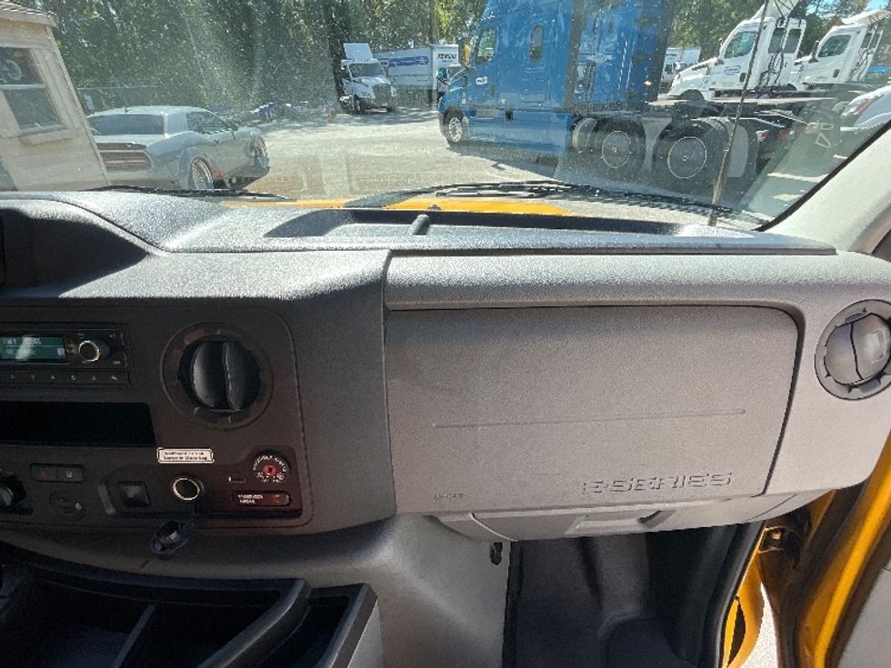 Light Duty Box Truck-Light and Medium Duty Trucks-Ford-2023-E350-Plano-TX-108,572\n\t\tmiles-$ 29,000 - Image 21