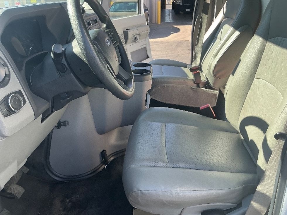 Light Duty Box Truck-Light and Medium Duty Trucks-Ford-2023-E350-Prescott Valley-AZ-76,811\n\t\tmiles-$ 36,250 - Image 18
