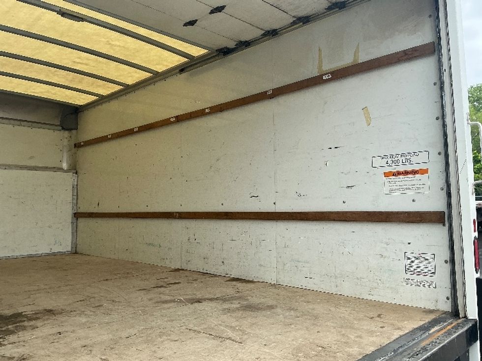 Light Duty Box Truck-Light and Medium Duty Trucks-Ford-2023-E350-San Antonio-TX-100,286\n\t\tmiles-$ 32,250 - Image 12