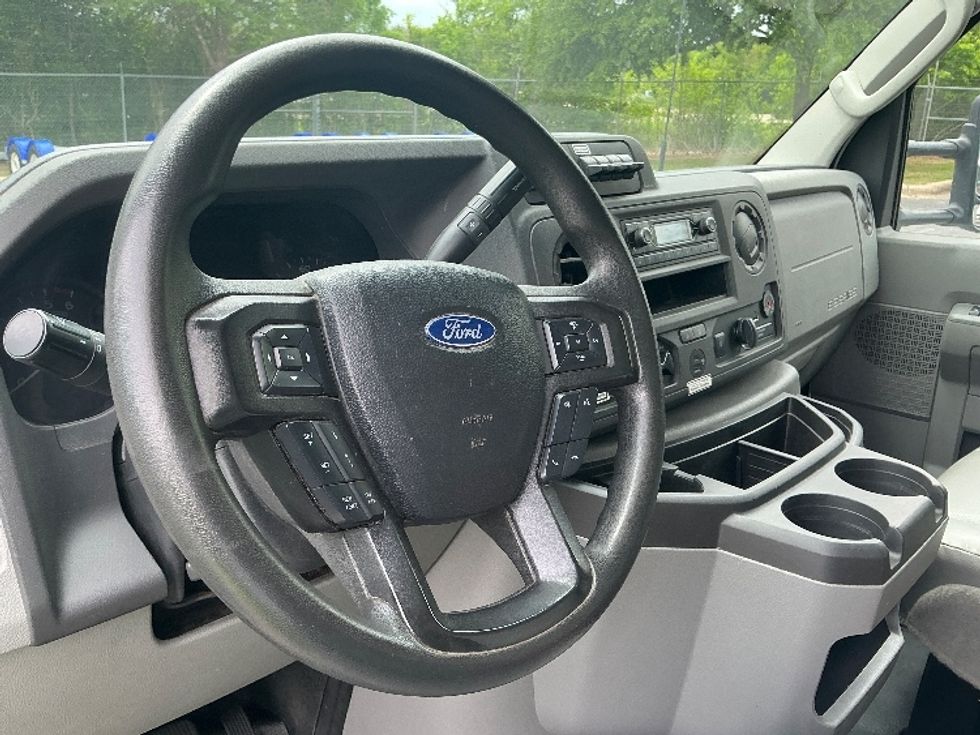 Light Duty Box Truck-Light and Medium Duty Trucks-Ford-2023-E350-San Antonio-TX-100,286\n\t\tmiles-$ 32,250 - Image 18