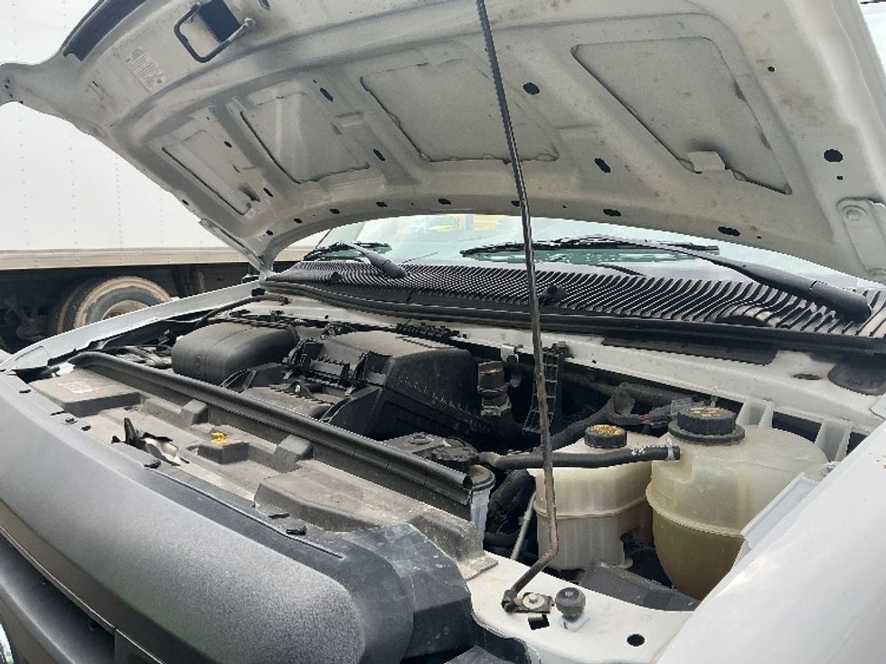 Light Duty Box Truck-Light and Medium Duty Trucks-Ford-2023-E350-San Antonio-TX-100,286\n\t\tmiles-$ 32,250 - Image 24