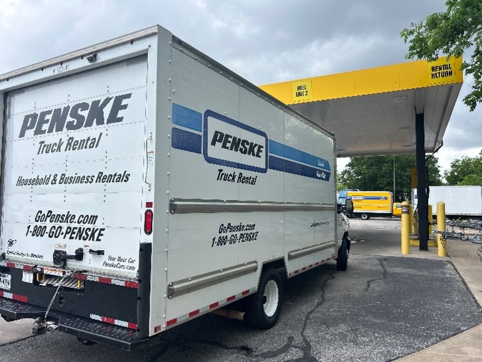 Light Duty Box Truck-Light and Medium Duty Trucks-Ford-2023-E350-San Antonio-TX-100,938\n\t\tmiles-$ 33,250 - Image 13