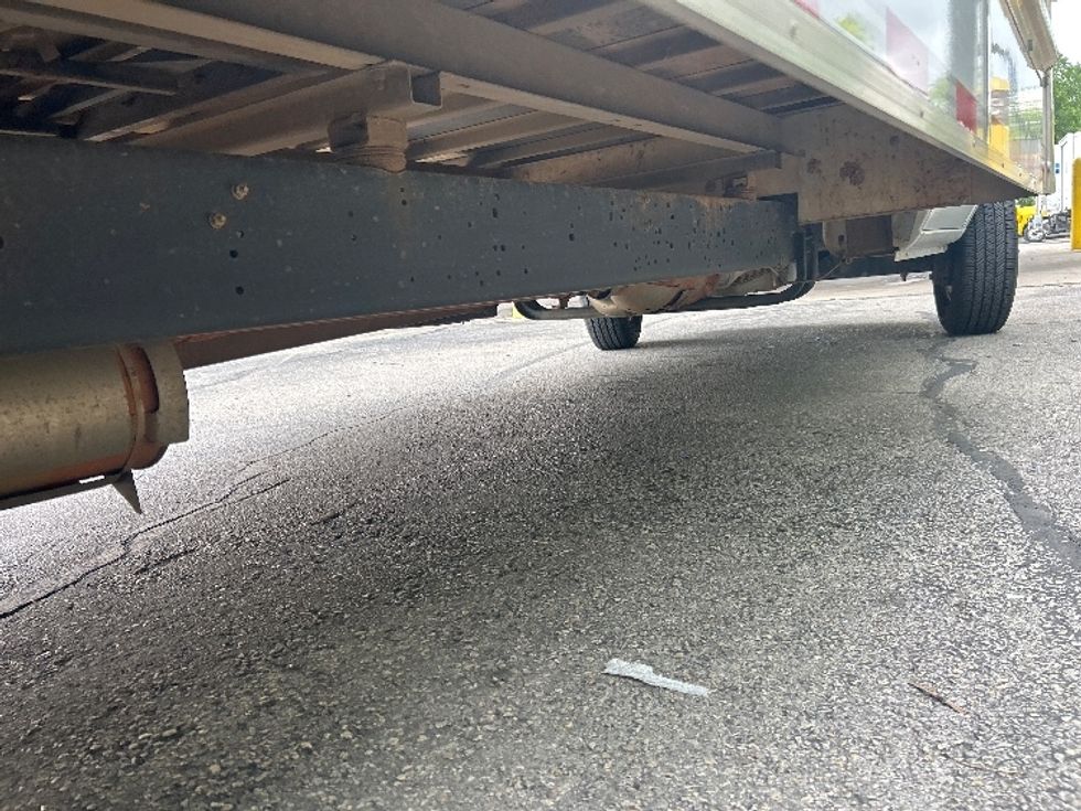 Light Duty Box Truck-Light and Medium Duty Trucks-Ford-2023-E350-San Antonio-TX-100,938\n\t\tmiles-$ 33,250 - Image 14