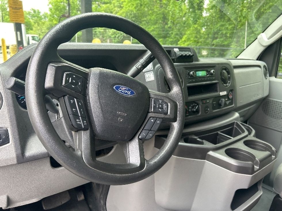 Light Duty Box Truck-Light and Medium Duty Trucks-Ford-2023-E350-San Antonio-TX-100,938\n\t\tmiles-$ 33,250 - Image 18
