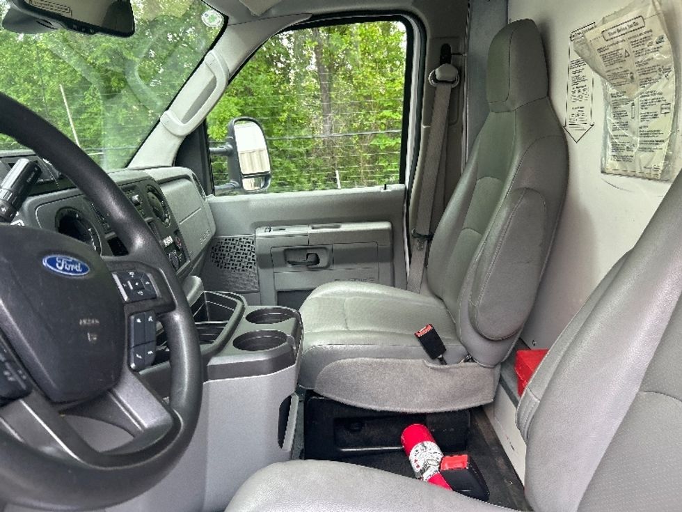 Light Duty Box Truck-Light and Medium Duty Trucks-Ford-2023-E350-San Antonio-TX-100,938\n\t\tmiles-$ 33,250 - Image 19