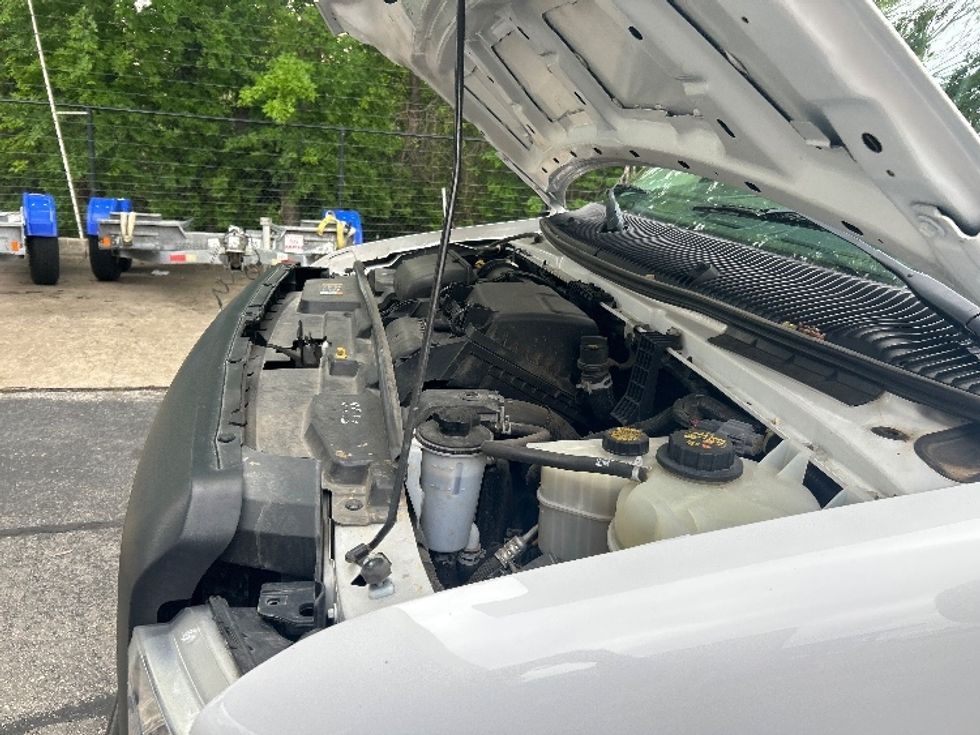 Light Duty Box Truck-Light and Medium Duty Trucks-Ford-2023-E350-San Antonio-TX-100,938\n\t\tmiles-$ 33,250 - Image 24