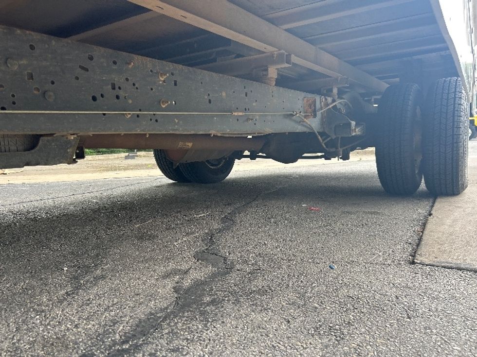 Light Duty Box Truck-Light and Medium Duty Trucks-Ford-2023-E350-San Antonio-TX-100,938\n\t\tmiles-$ 33,250 - Image 5