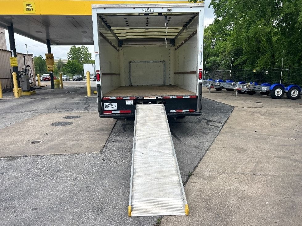 Light Duty Box Truck-Light and Medium Duty Trucks-Ford-2023-E350-San Antonio-TX-100,938\n\t\tmiles-$ 33,250 - Image 9