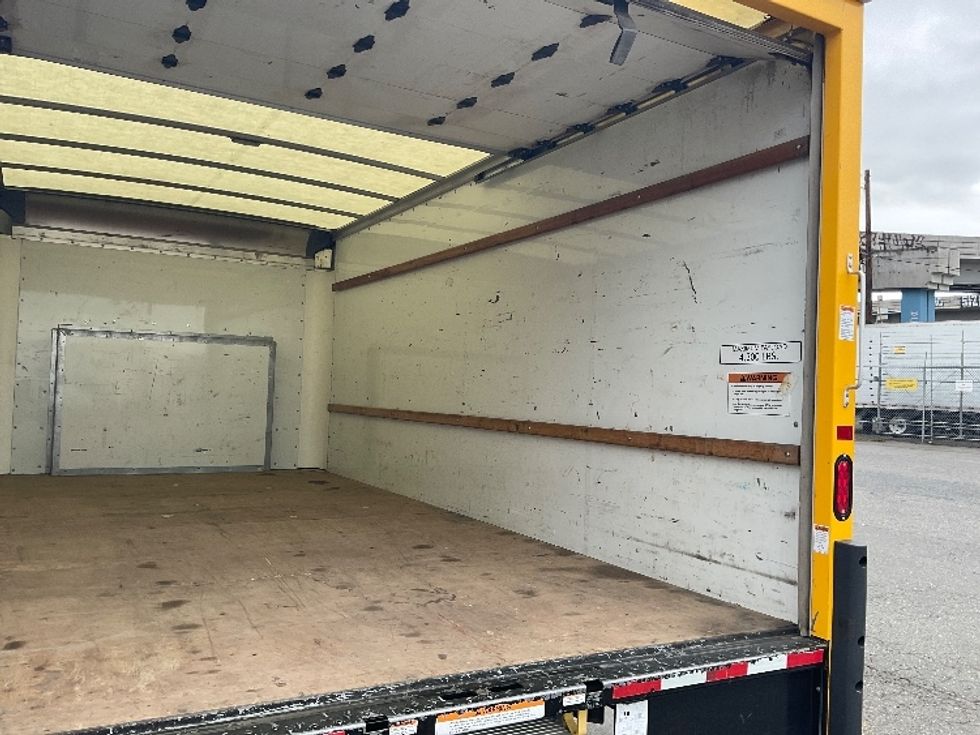 Light Duty Box Truck-Light and Medium Duty Trucks-Ford-2023-E350-Seattle-WA-84,171\n\t\tmiles-$ 30,250 - Image 12