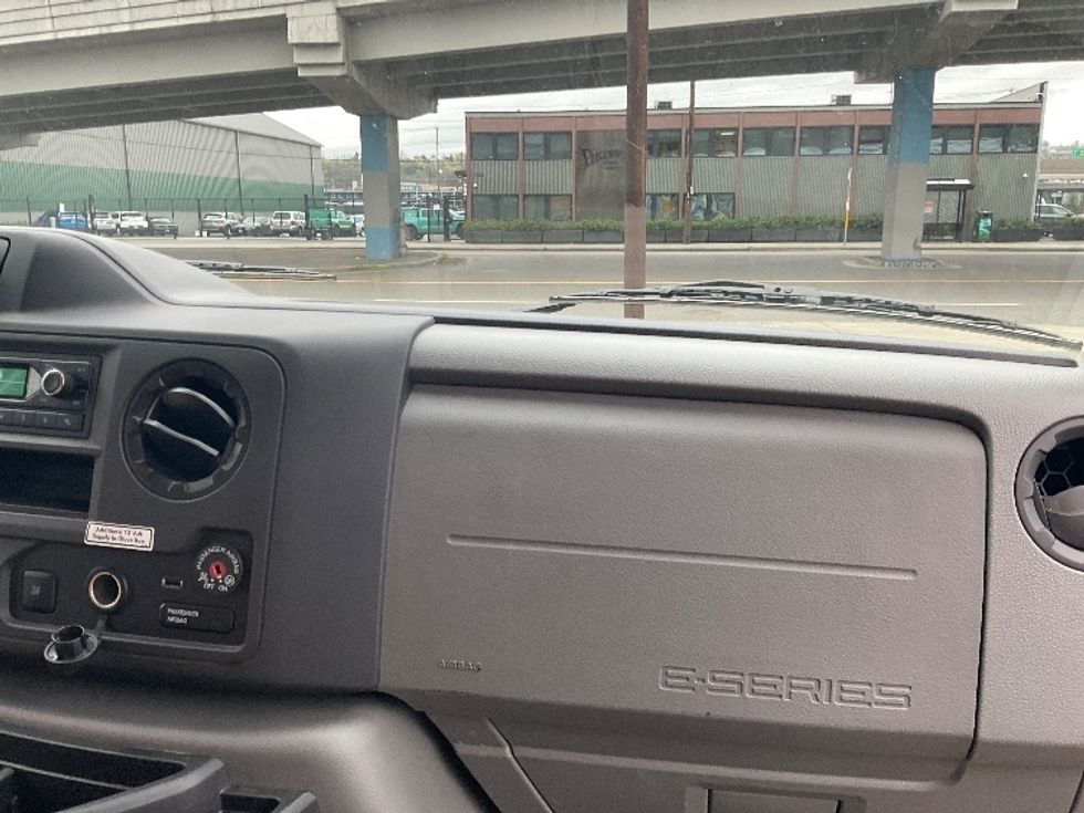 Light Duty Box Truck-Light and Medium Duty Trucks-Ford-2023-E350-Seattle-WA-84,171\n\t\tmiles-$ 30,250 - Image 21