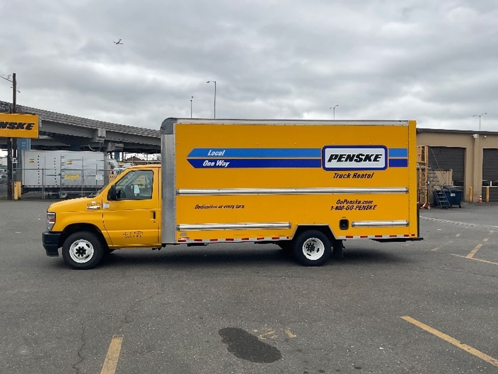 Light Duty Box Truck-Light and Medium Duty Trucks-Ford-2023-E350-Seattle-WA-84,171\n\t\tmiles-$ 30,250 - Image 4