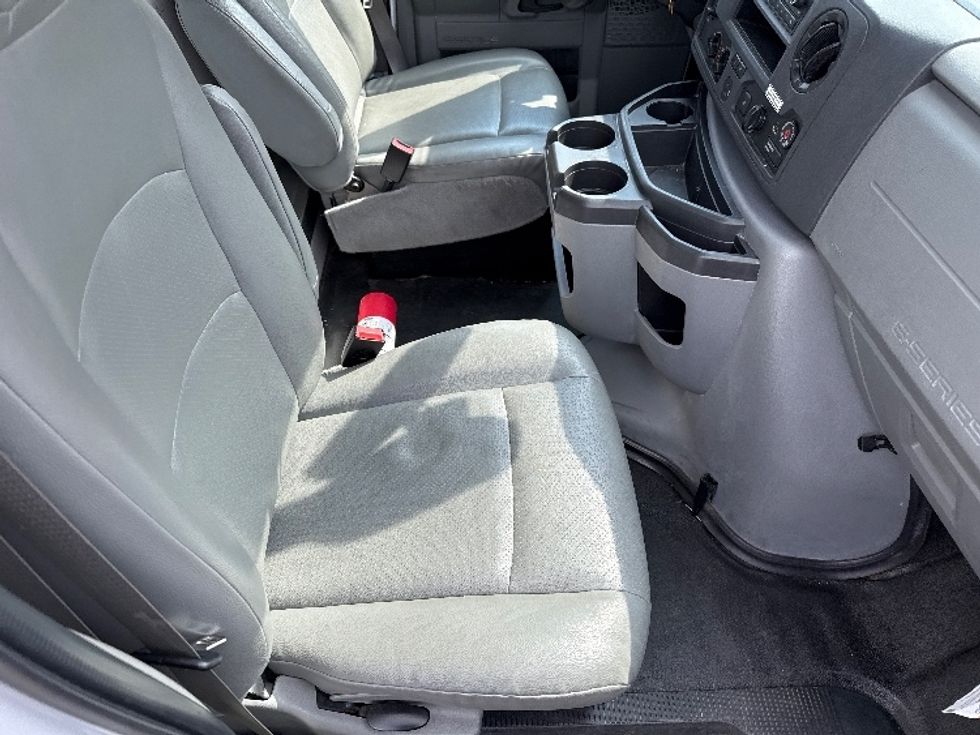 Light Duty Box Truck-Light and Medium Duty Trucks-Ford-2023-E350-South Plainfield-NJ-35,210\n\t\tmiles-$ 43,500 - Image 19