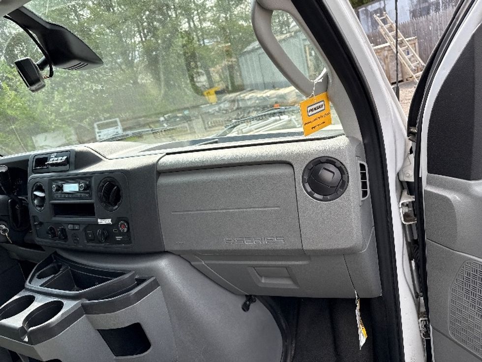 Light Duty Box Truck-Light and Medium Duty Trucks-Ford-2023-E350-South Plainfield-NJ-35,210\n\t\tmiles-$ 43,500 - Image 21