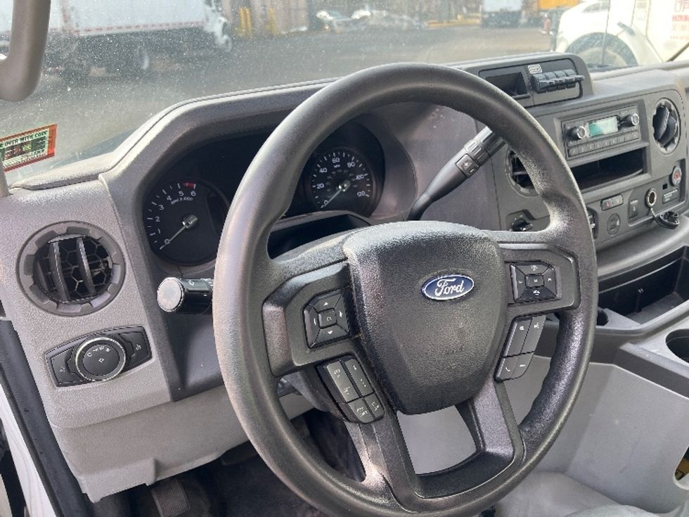 Light Duty Box Truck-Light and Medium Duty Trucks-Ford-2023-E350-South Plainfield-NJ-43,387\n\t\tmiles-$ 41,000 - Image 17