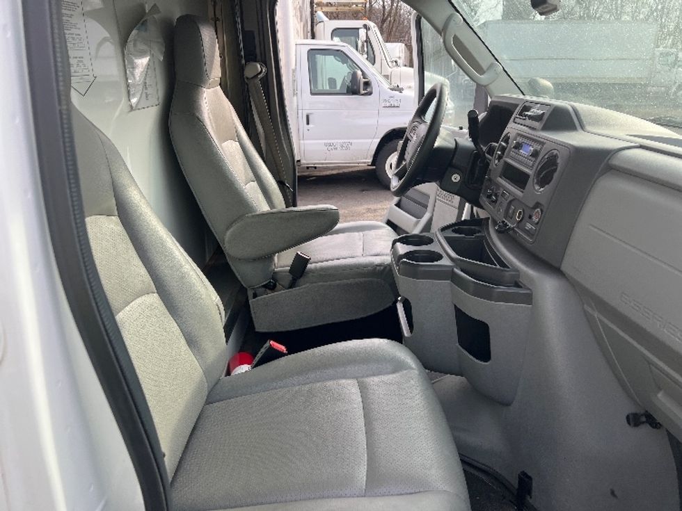 Light Duty Box Truck-Light and Medium Duty Trucks-Ford-2023-E350-South Plainfield-NJ-43,387\n\t\tmiles-$ 41,000 - Image 22